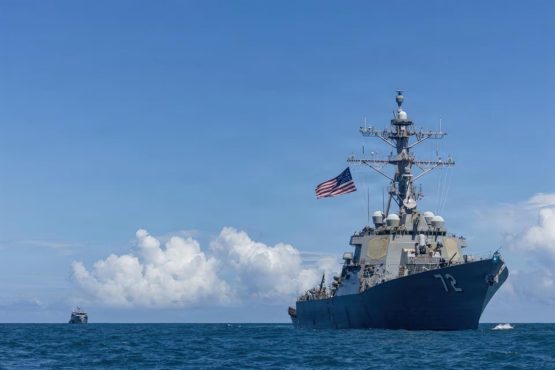 Wl presidente Donald Trump ordenó el bloqueo de los puertos iraníes como medida de presión adicional