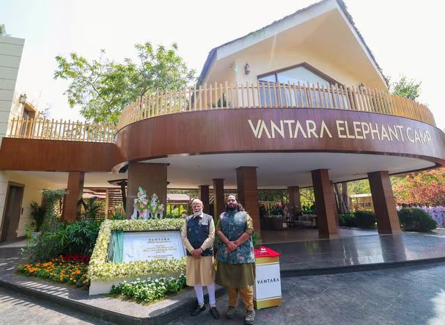 Anant Ambani defiende que Vantara es un lugar de conservación y protección para animales - crédito India's Press Information Bureau/Handout via REUTERS 