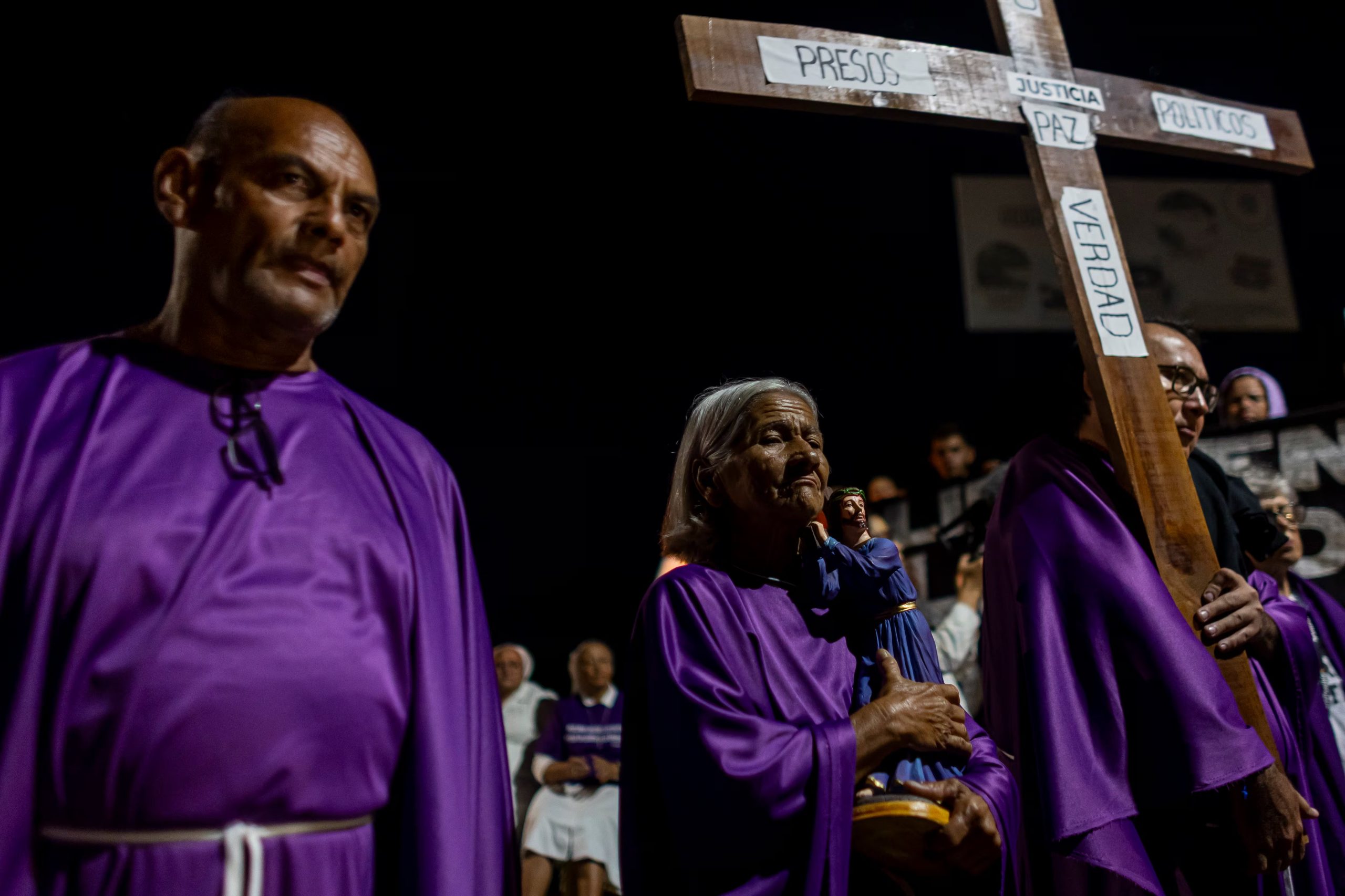 Los familiares de presos políticos reclaman su pronta liberación (EFE/Miguel Gutiérrez)