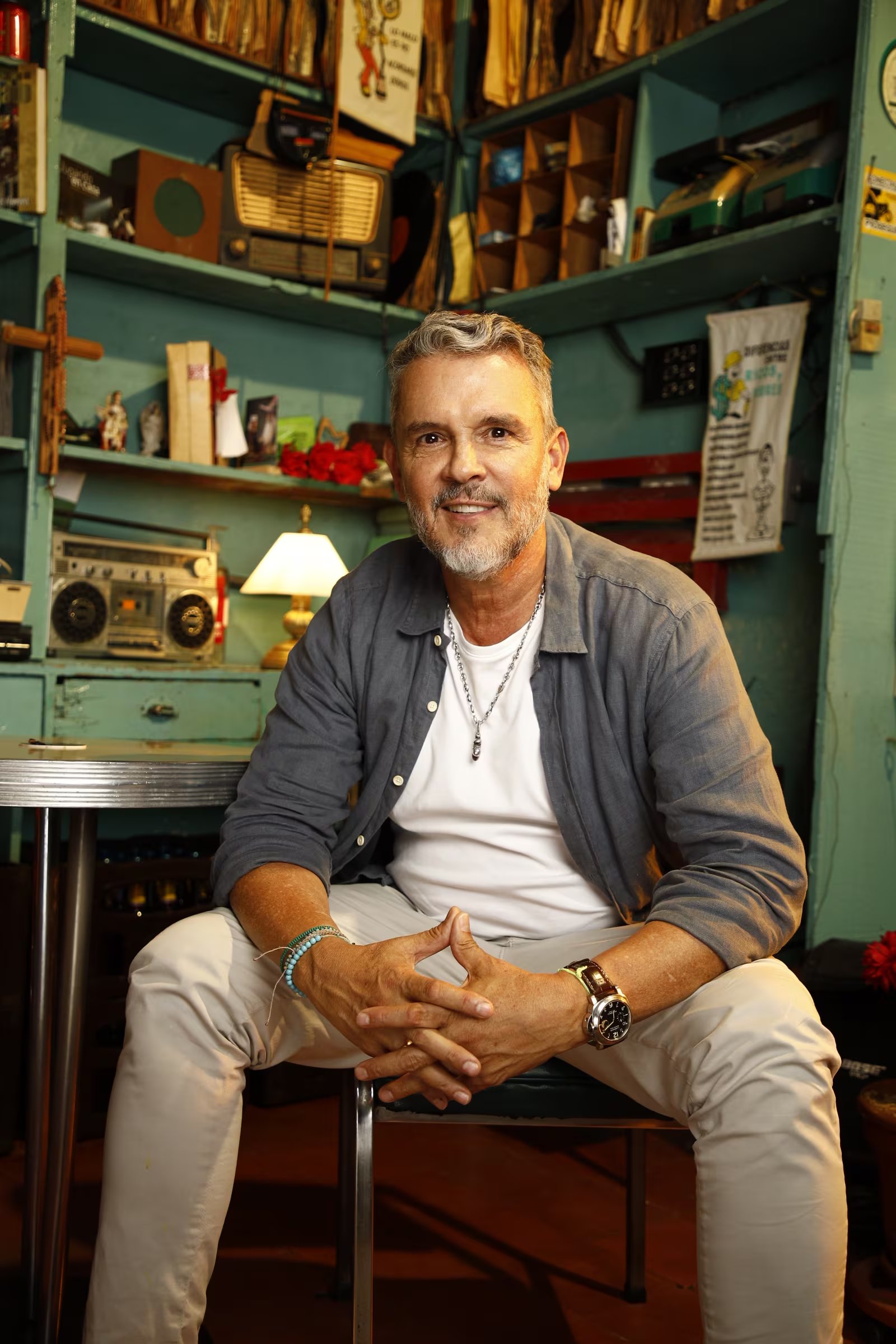 En entrevista exclusiva, Guilló expresó su deseo de crear un vallenato clásico junto a Carlos Vives, reafirmando la importancia de la familia en su nuevo ciclo musical - Crédito cortesía FM