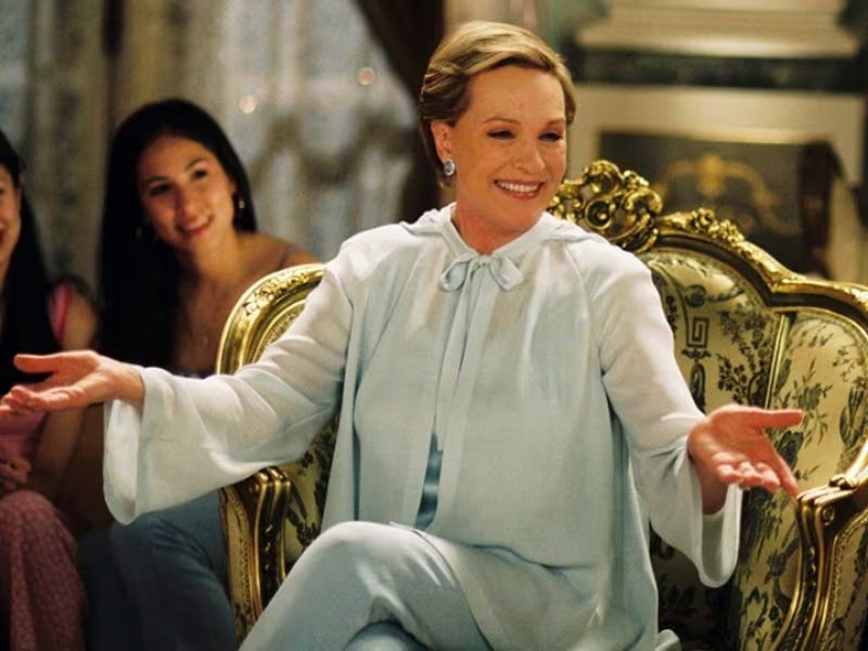Julie Andrews, figura central, aún no confirma su participación en la nueva entrega