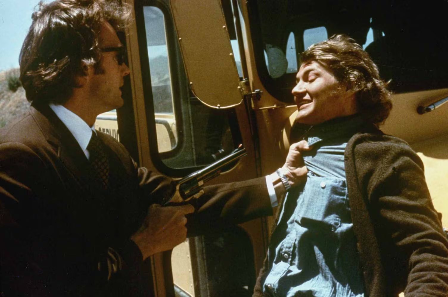El estreno de Harry el sucio en 1971 generó debate por la moral ambigua del inspector Callahan y recaudó más de 36 millones de dólares solo en Estados Unidos