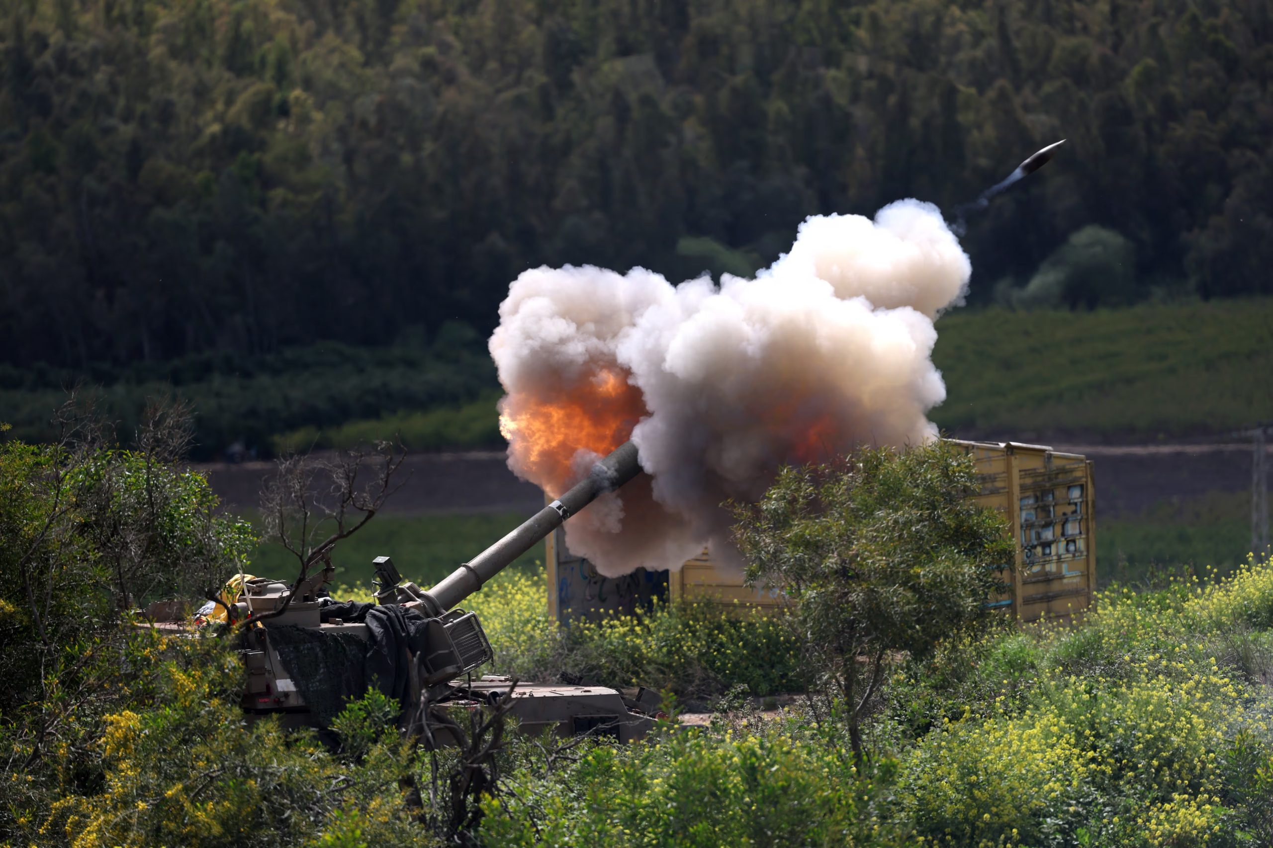 El Ejército israelí intensificó su ofensiva sobre posiciones de Hezbollah en el sur de Líbano (EFE/EPA/ATEF SAFADI/Archivo)
