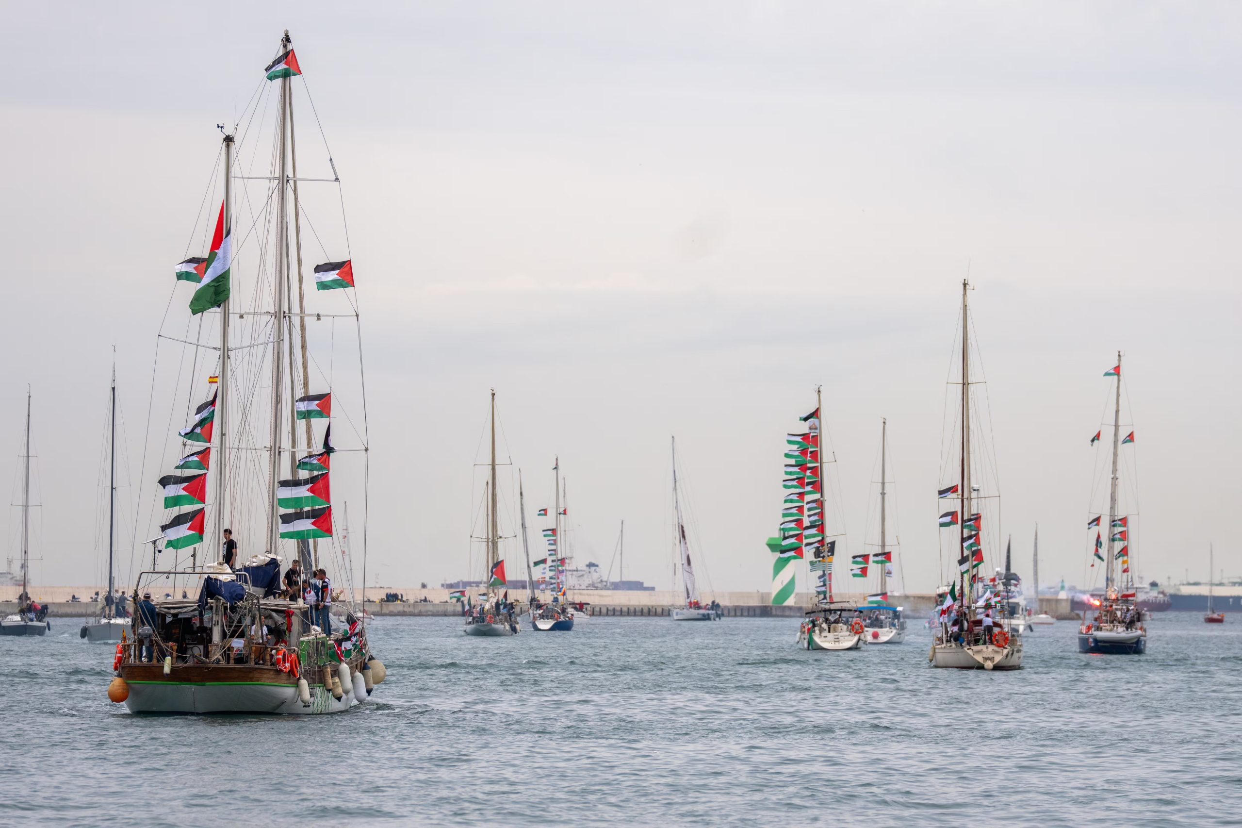 Israel interceptó y neutralizó 22 barcos de la Flotilla Global Sumud en aguas internacionales cerca de Grecia cuando se dirigían a la Franja de Gaza. (AP/Joan Mateu Parra)