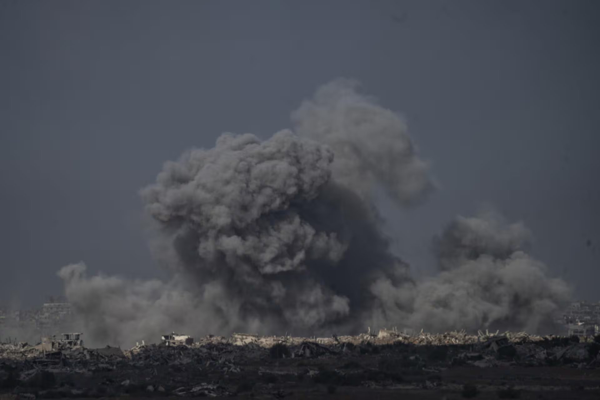 Fuerzas israelíes de la Brigada del Norte y la unidad Yahalam destruyeron aproximadamente 14 kilómetros de túneles subterráneos de Hamas en el norte de la Franja de Gaza y Beit Hanoun.