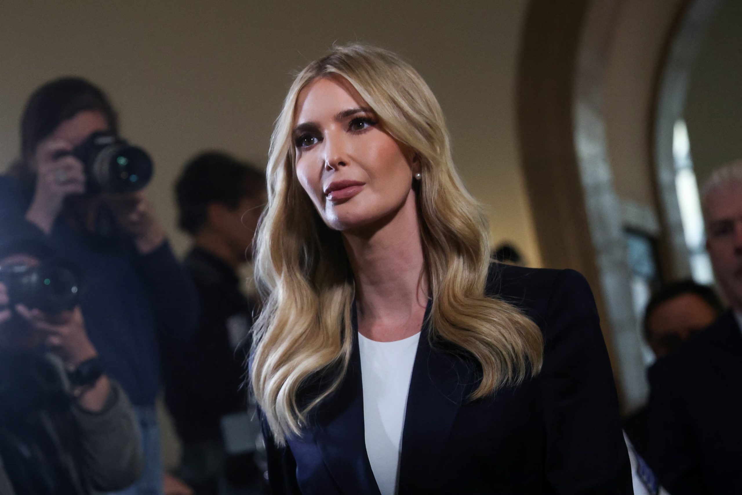 La educación recibida por Ivanka Trump de su madre y abuela influyó en su capacidad de liderazgo y en la construcción de su legado personal (REUTERS)