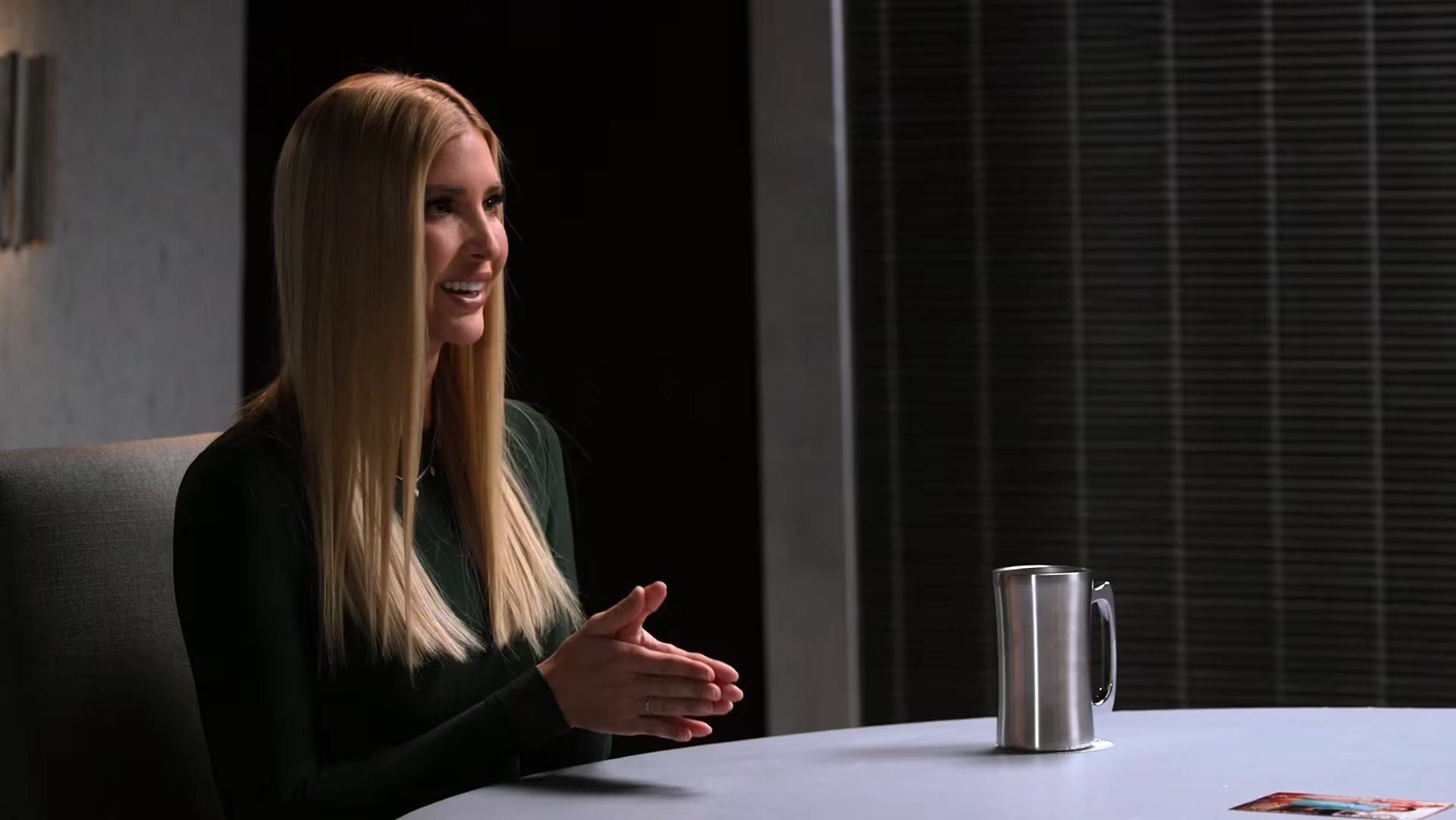 Ivanka Trump impulsa inversiones en tecnología, inteligencia artificial y desarrollos inmobiliarios internacionales como parte de su estrategia de innovación y transformación (Captura de video: YouTube/@TheDiaryOfACEO)