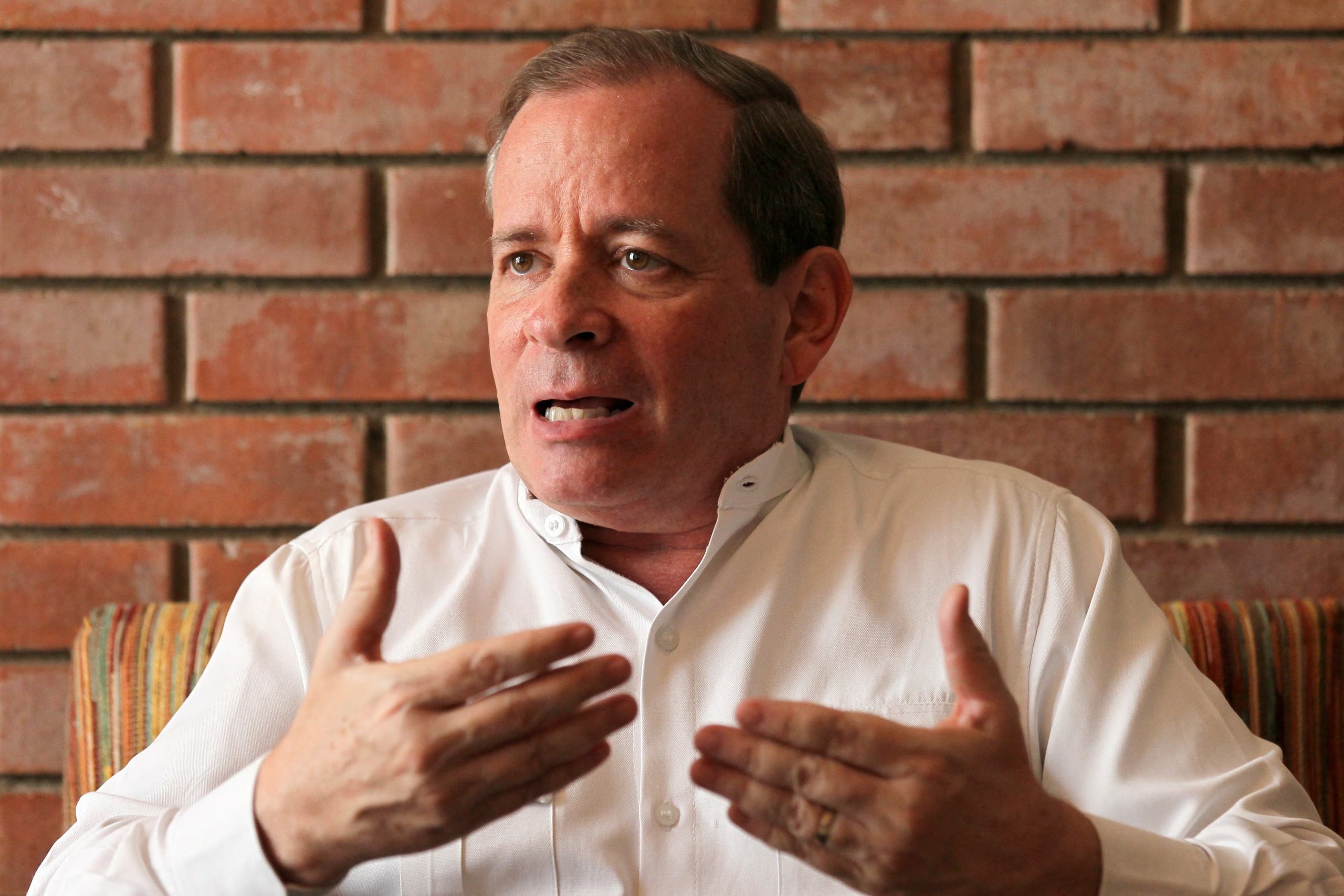 El político opositor venezolano Juan Pablo Guanipa habla durante una entrevista con Reuters tras ser liberado de prisión (REUTERS/Issac Urrutia/Archivo)