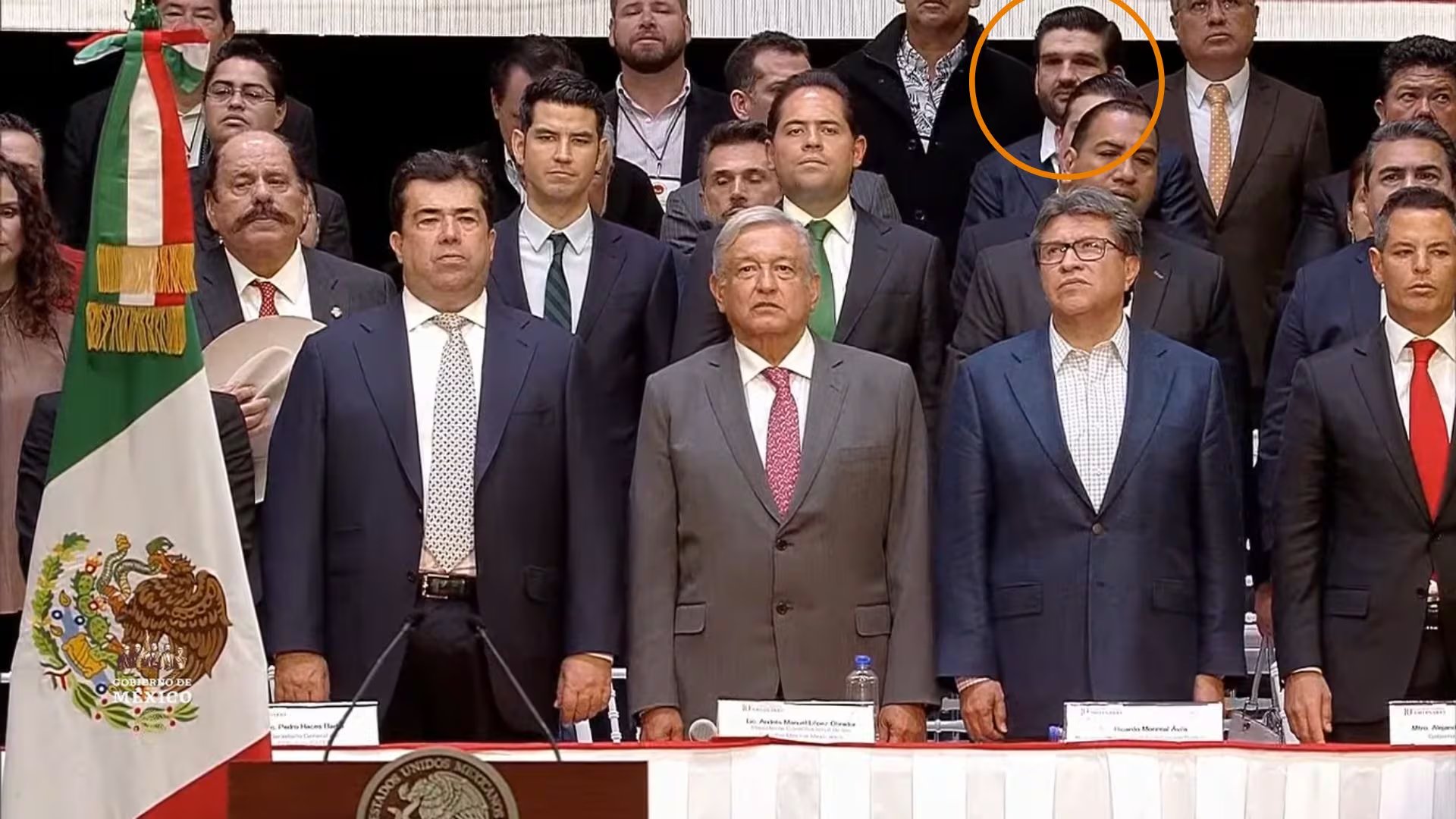 El asesor del Mayo Zambada, Juan Pablo Penilla (círculo naranja), estuvo presente en un evento junto a AMLO y Ricardo Monreal que se realizó en febrero de 2020 (Foto: Gobierno de México)