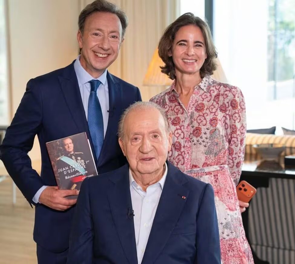 El rey Juan Carlos I, Laurence Debray y Stéphane Bern (INSTAGRAM).
