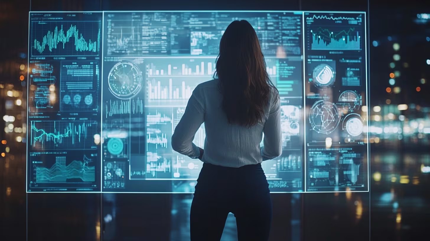 Las habilidades digitales en Chile reciben mayor valoración, con incrementos salariales de hasta un 30% en sectores tecnológicos. (Imagen Ilustrativa Infobae)