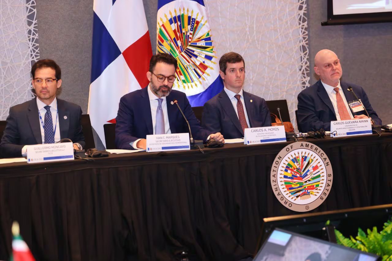 Según el secretario de Seguridad Multidimensional de la Organización de los Estados Americanos, Iván Marques, el fortalecimiento de los sistemas financieros y comerciales frente a estas amenazas es esencial para la seguridad no solo regional, sino también internacional.