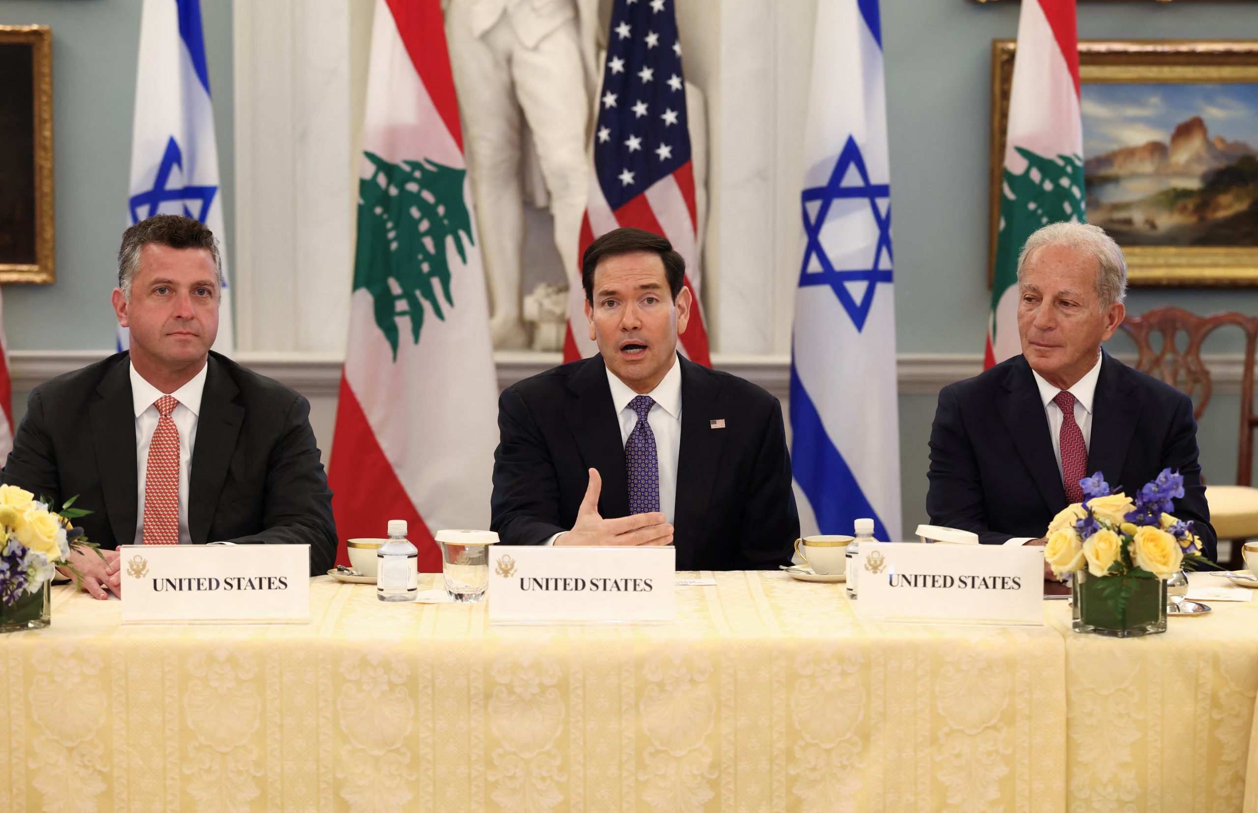 La ausencia de un gobierno centralizado en Líbano dificulta cualquier posibilidad de acuerdo de paz sostenible con Israel. (REUTERS/Kevin Lamarque)