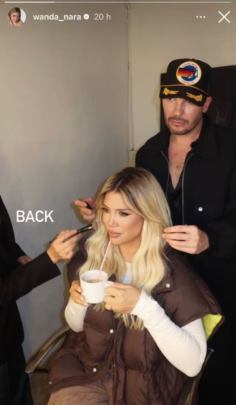 Wanda Nara aparece en una foto acompañada por un nuevo estilista