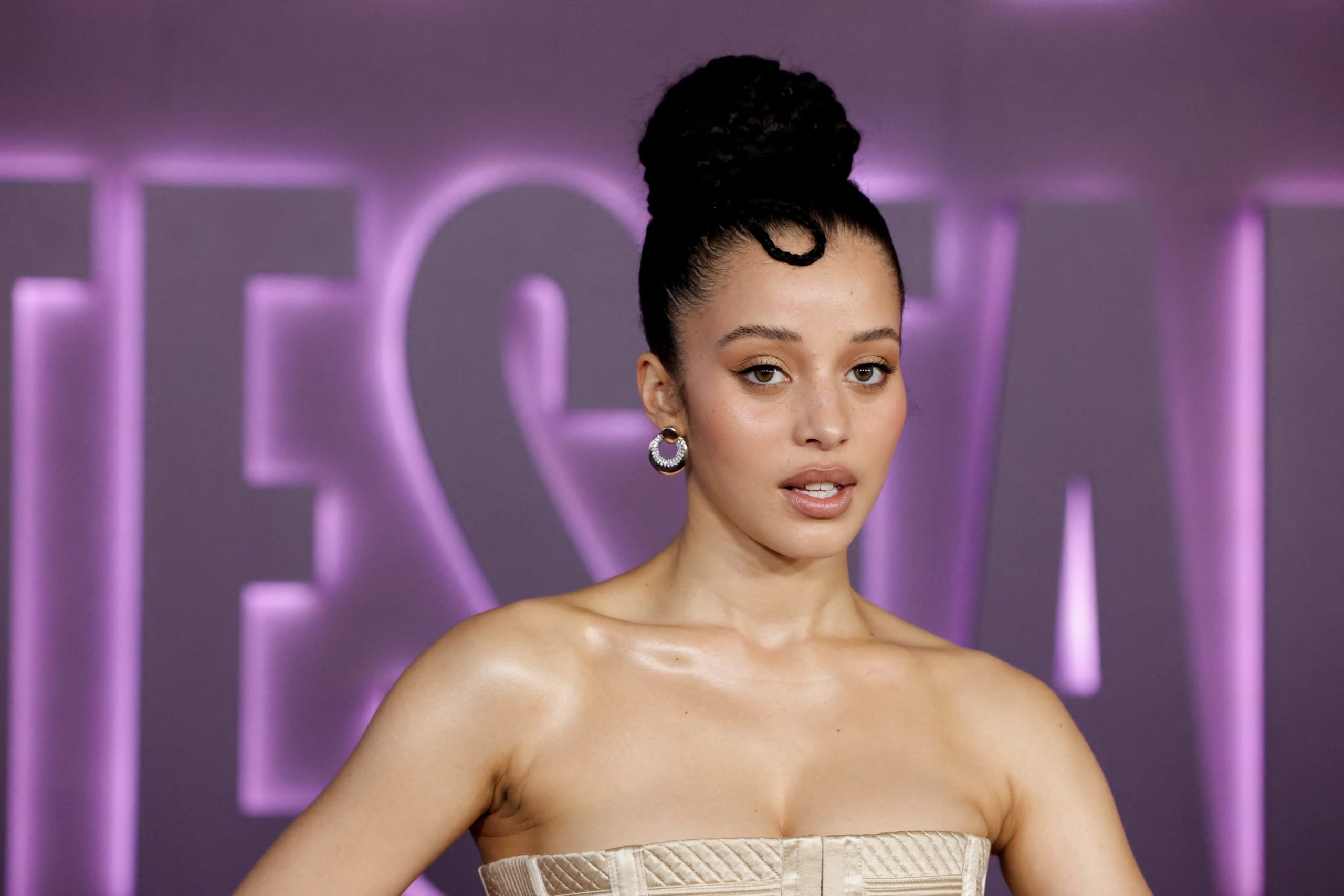 The Testaments representa el mayor reto personal y profesional de Chase Infiniti hasta el momento, según explicó la actriz (REUTERS/Mario Anzuoni)