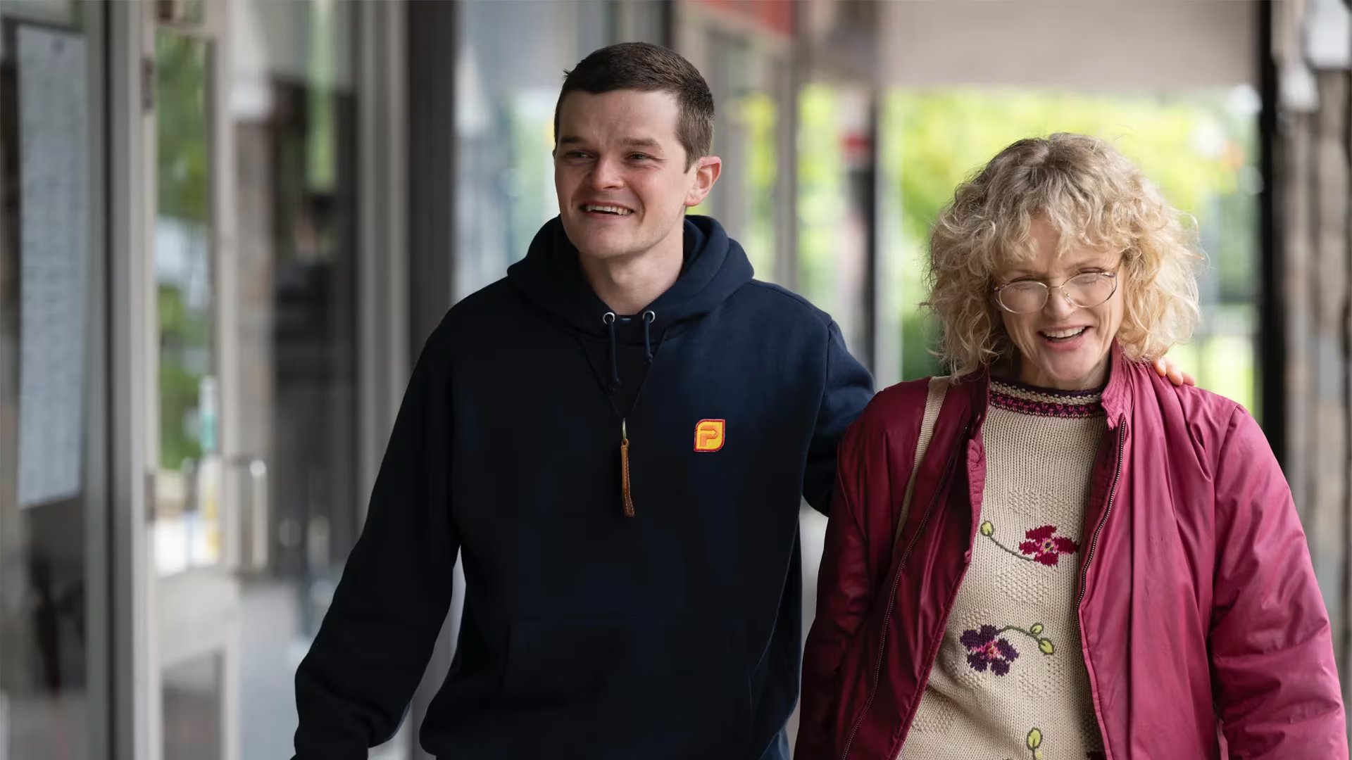 Robert Aramayo y Maxine Peake en 'Incontrolable (I Swear)', distribuida por Selectavision Films