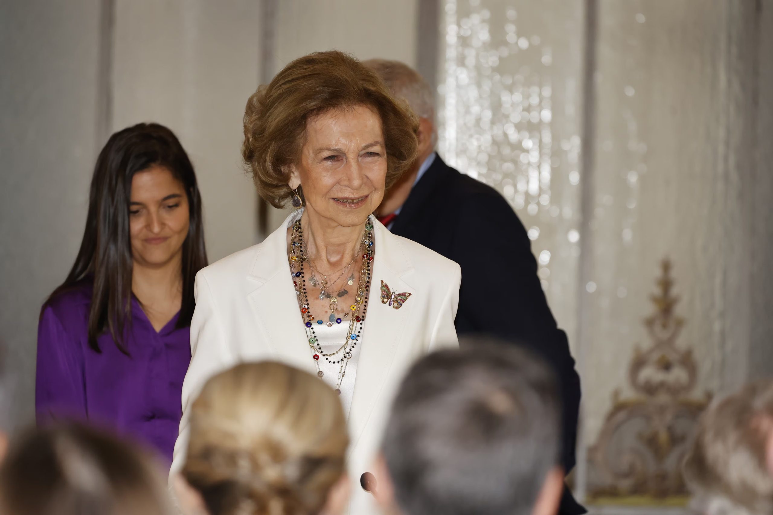 La reina Sofía luce el índalo en sus collares (Europa Press)