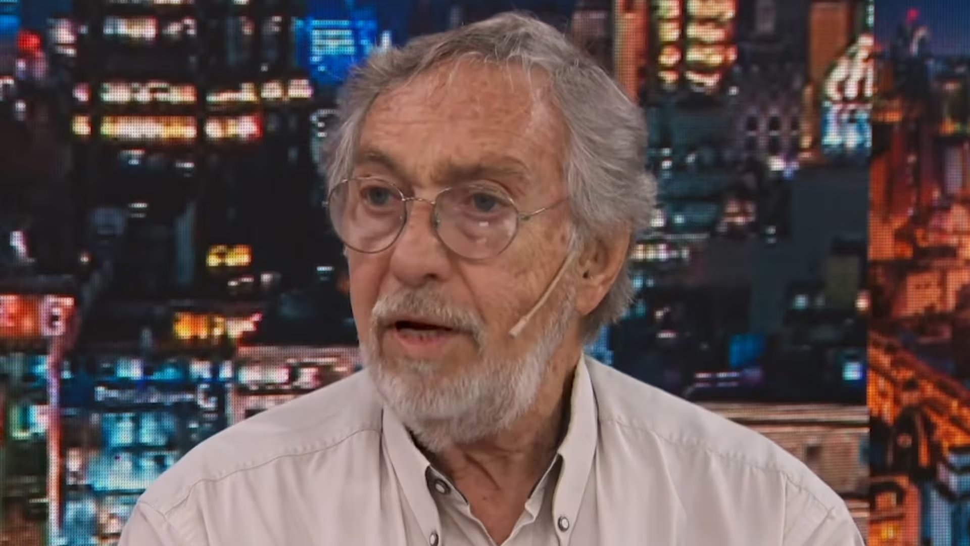 Tras el golpe en la cabeza, Luis Brandoni recibe el apoyo incondicional de sus hijas y su pareja mientras se mantiene internado y bajo observación médica, según informó su familia

