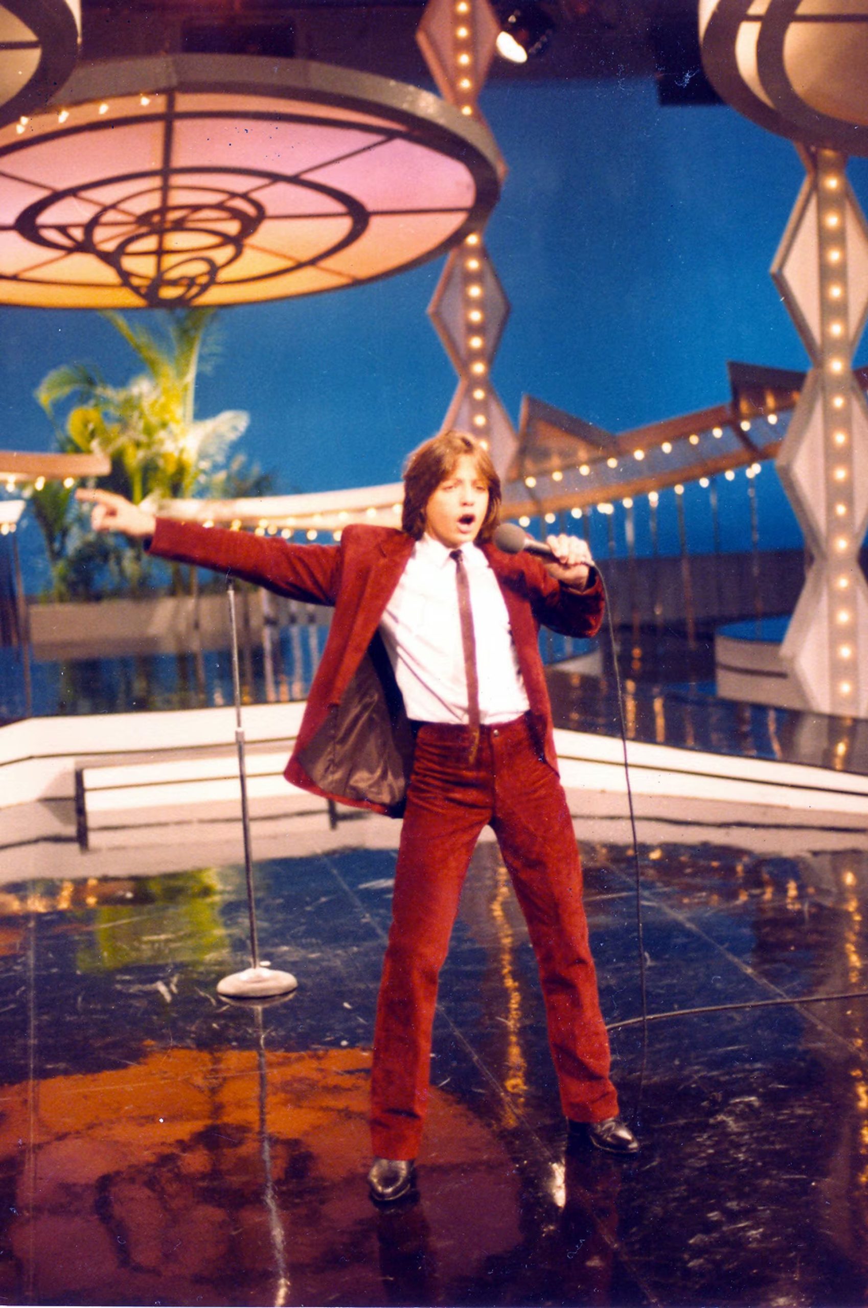 Su padre le hizo creer que su madre había encontrado una nueva pareja y lo había abandonado © 2017 Mezcalent/The Grosby Group

Fotos de Archivo 

Luis Miguel cumple 47 años este 19 de abril. El cantante nacido en Puerto Rico en 1970/México, abril 2017.