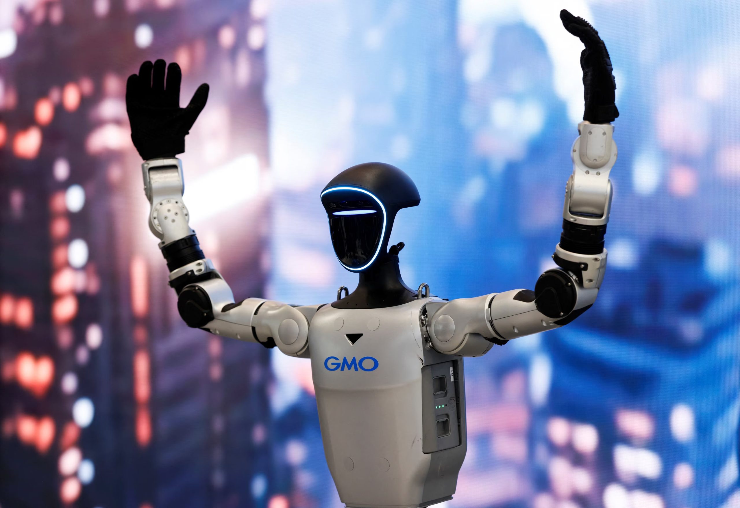 Políticas restrictivas de inmigración en Japón agravan la escasez de mano de obra, generando la necesidad de soluciones tecnológicas en servicios aeroportuarios.(REUTERS/Manami Yamada)