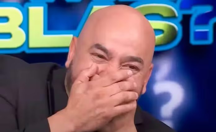 Lupillo Rivera anuncia su compromiso con la modelo y empresaria Taína Pimentel en el programa El Gordo y La Flaca.
(Foto: Captura de pantalla)