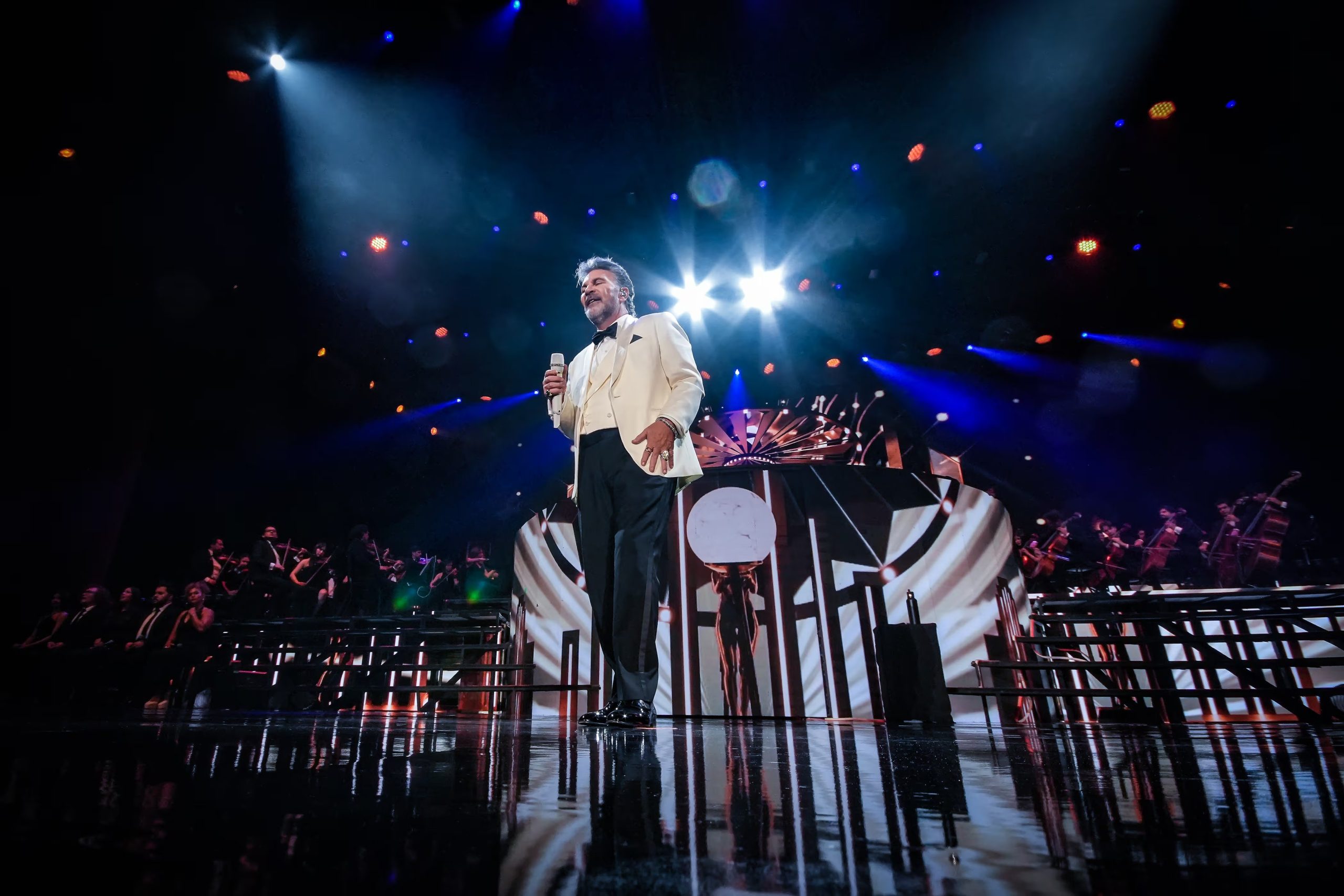 Los conciertos previos de Mijares en el Auditorio Nacional lograron reunir a más de 10,000 asistentes cada noche, reflejando la gran demanda de su propuesta sinfónica