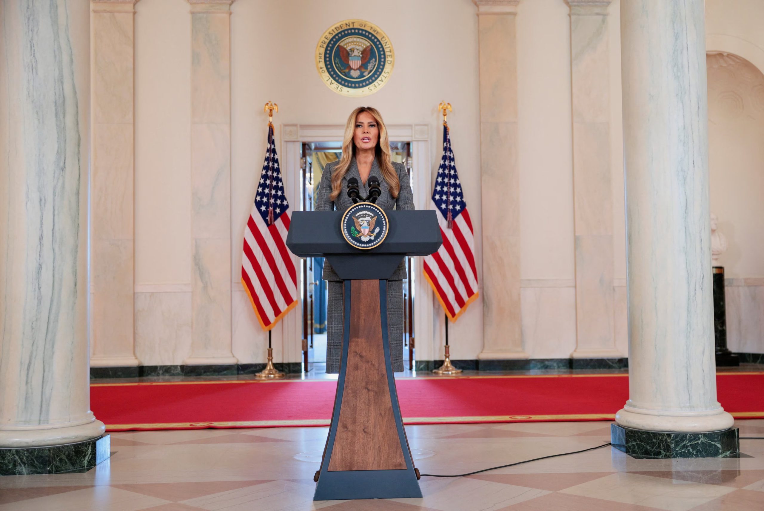 Melania Trump pronuncia un discurso sobre Jeffrey Epstein (REUTERS/Evan Vucci)