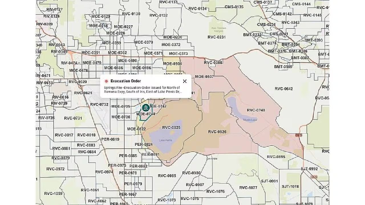 Los incendios forestales actuales en Riverside y Los Ángeles reavivan el trauma de enero de 2025, cuando más de 200.000 evacuados y 31 muertes marcaron a la región.(protect.genasys.com)