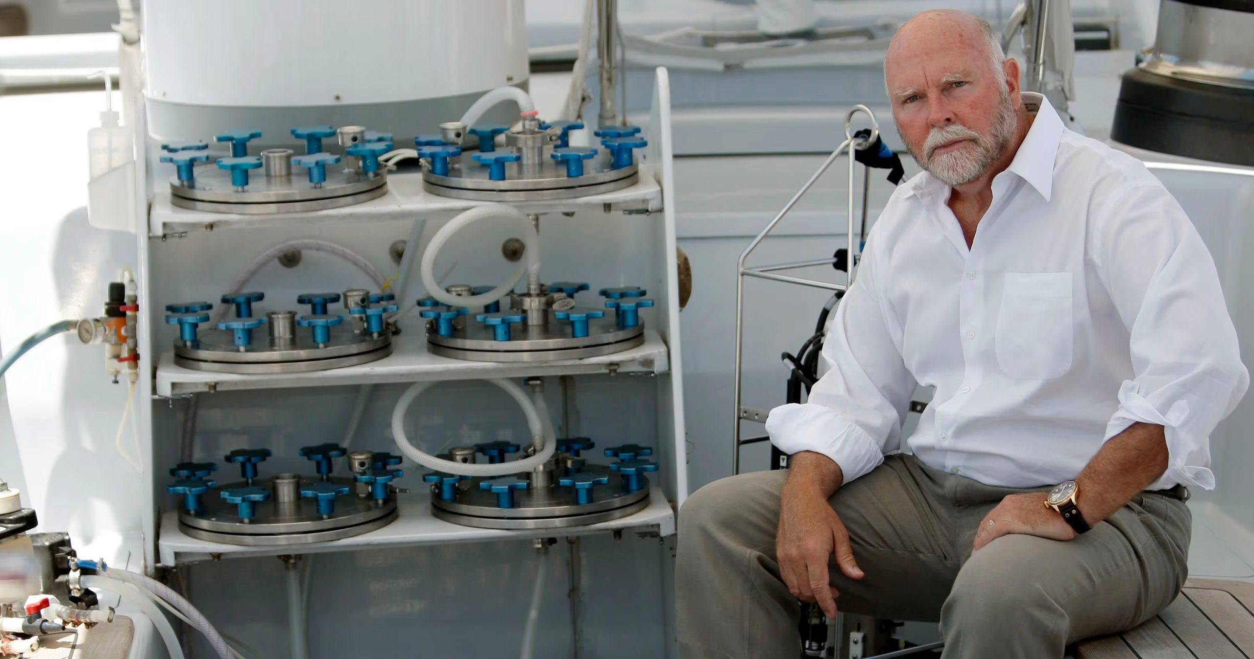 El equipo de Venter creó en 2010 la primera bacteria controlada por un genoma diseñado y construido en un laboratorio/Archivo EFE/Kai Försterling/Archivo
