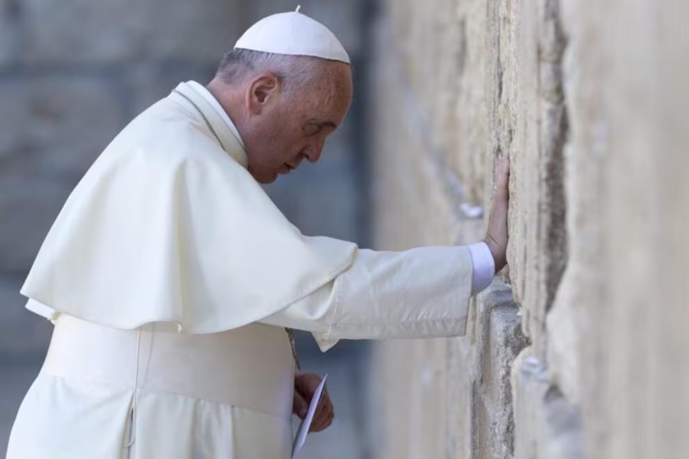 El Papa Francisco siempre insistió sobre la importancia del diálogo para alcanzar una paz duradera en Medio Oriente y condenó la posibilidad de una anexión forzada en Gaza y Cisjordania 