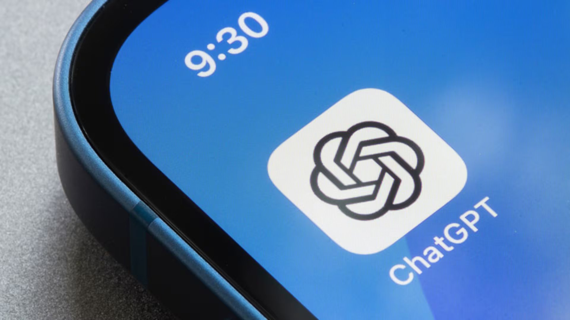 La app de ChatGPT en un celular 