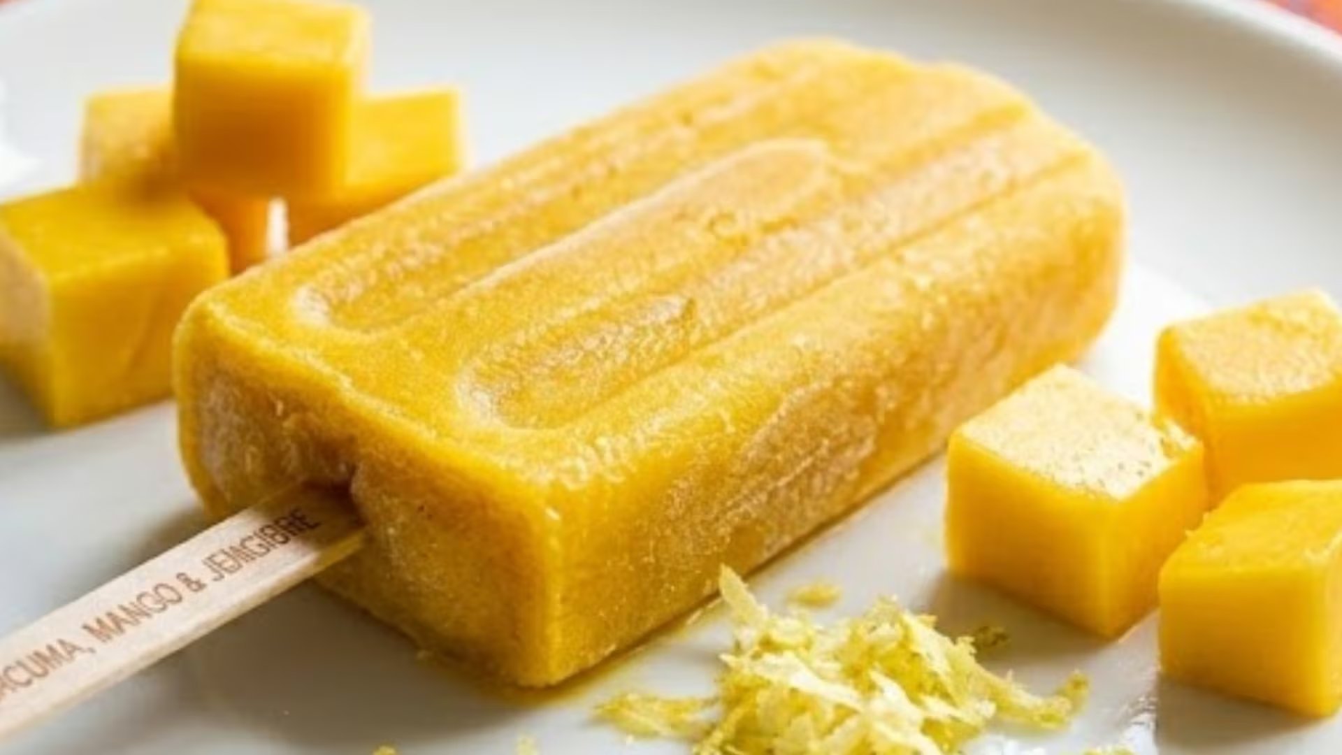 El sabor de las paletas de mango destaca por la combinación de dulzor, acidez, picante y la frescura del mango y el chamoy. - 
(Gemini)