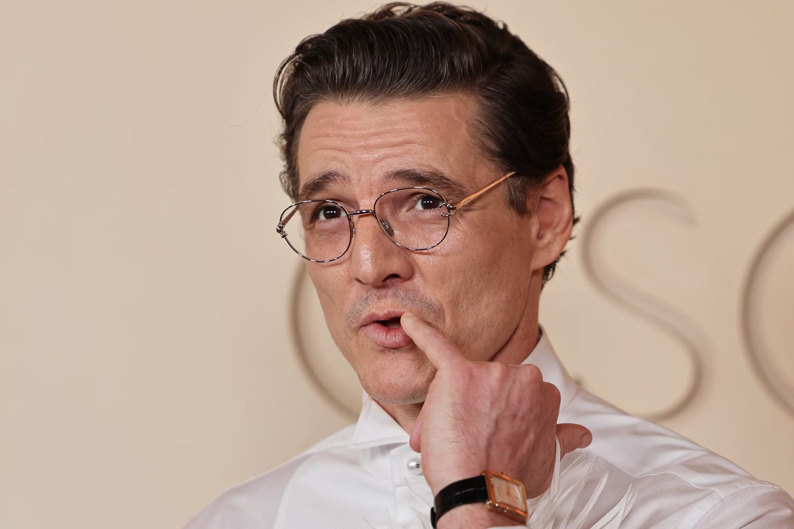 El intérprete chileno recibió saludos y palabras de admiración durante la jornada de rodaje.
REUTERS/Daniel Cole