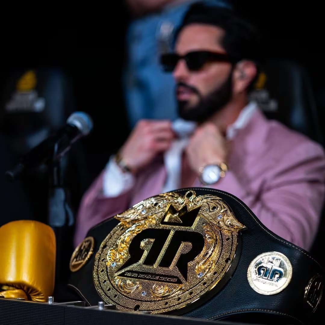 El influencer regiomontano confirma que solo participarán celebridades en la nueva edición del reality Ring Royale.
(RS: @ponchodenigris)