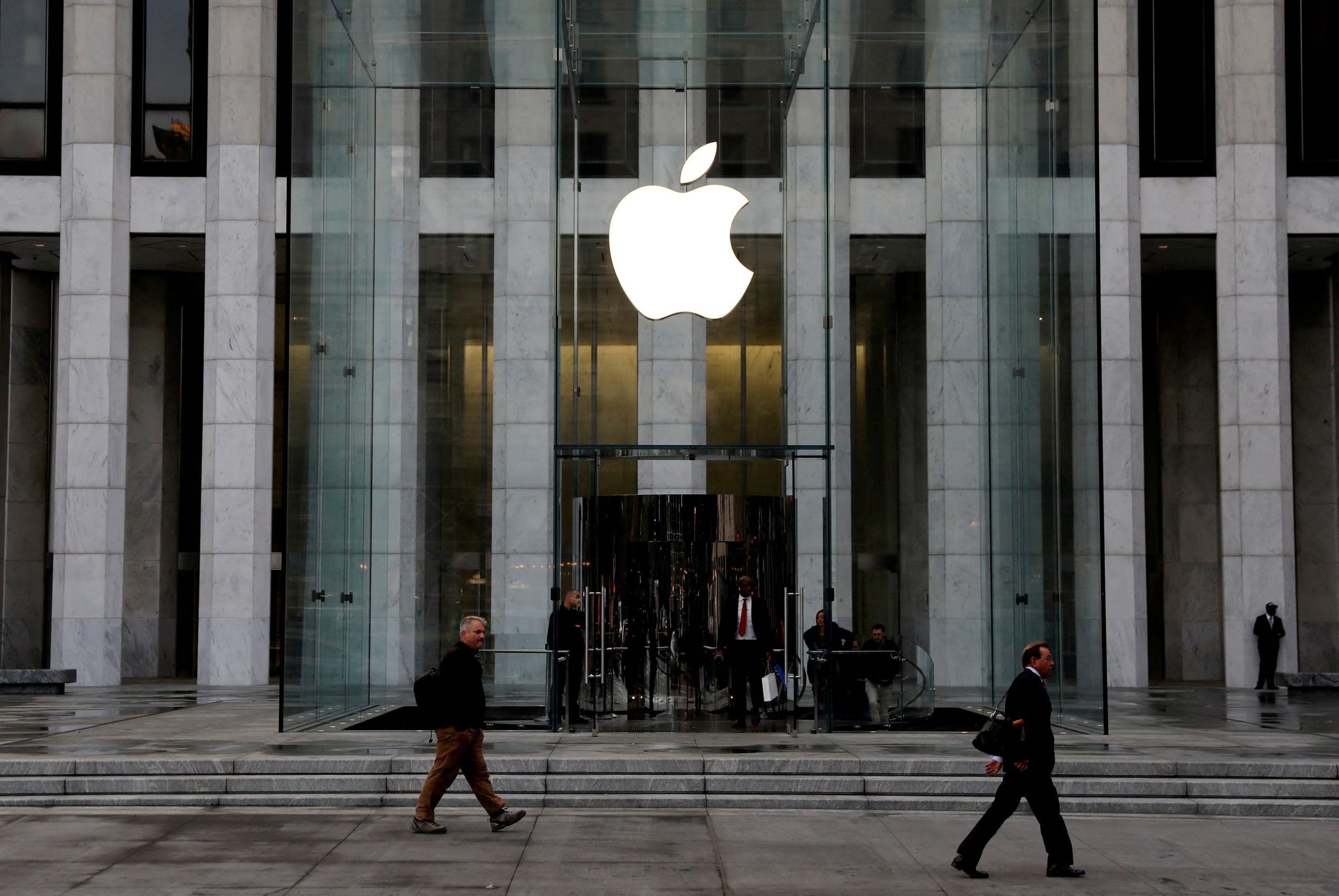 Hasta ahora, Apple había logrado mantener los precios estables gracias a acuerdos con proveedores. REUTERS/Mike Segar/File Photo