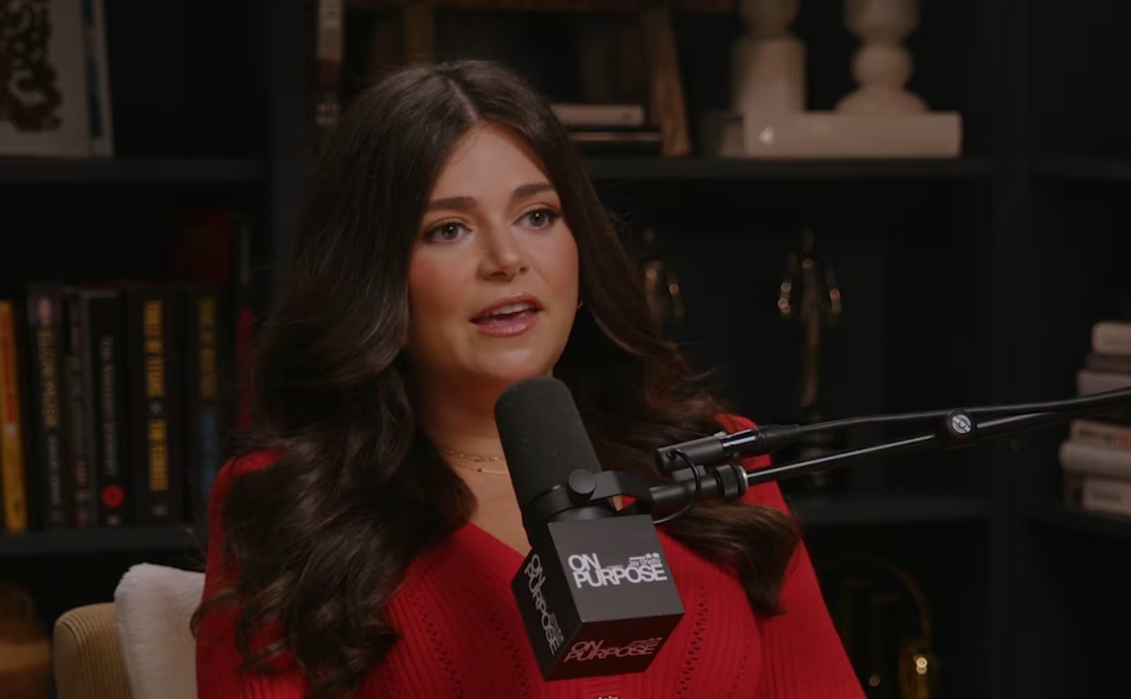 Logan Ury recomienda priorizar la autenticidad y la vulnerabilidad en las citas para aumentar las posibilidades de encontrar una conexión real y significativa