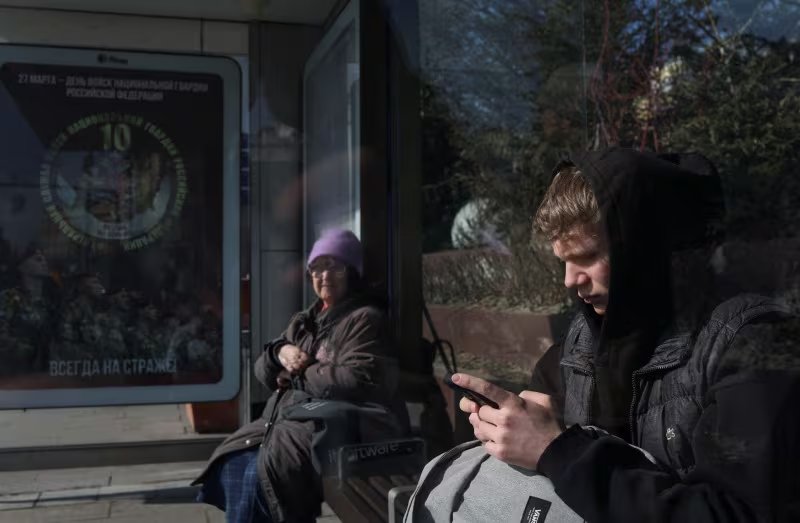 La intensificación de la censura digital ha provocado un fuerte descontento social, sobre todo en los más jóvenes (REUTERS/Ramil Sitdikov)