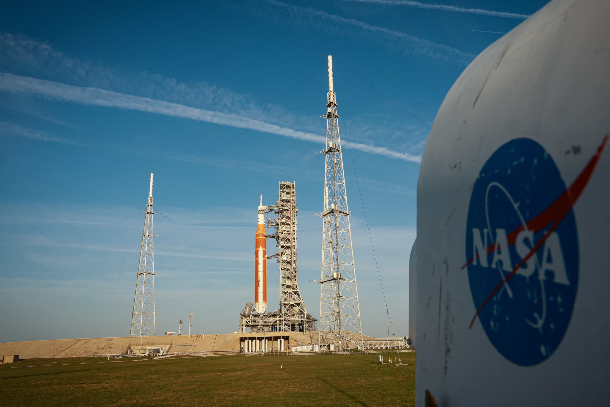 NASA's Artemis II mission to orbit the moon, with the next-generation moon rocket, the Space Launch System (SLS) rocket and the Orion crew capsule, sits on Pad 39B ahead of the Artemis II mission ahead of it’s launch at the Kennedy Space Center in Cape Canaveral, Florida, U.S., March 31, 2026. REUTERS/Brendan McDermid