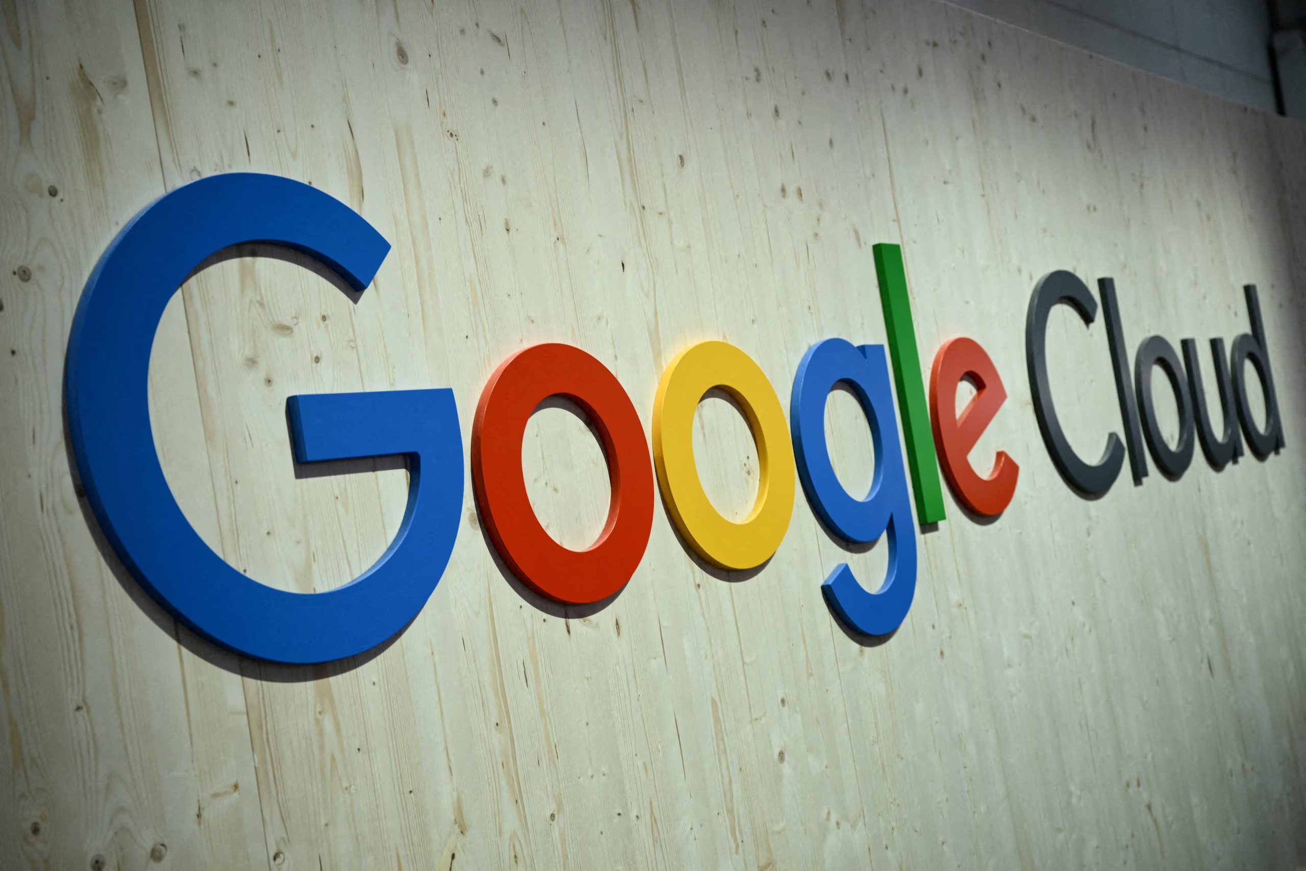 Google Cloud es utilizada por compañías globales para optimizar sus operaciones y reducir costos tecnológicos. REUTERS/Annegret Hilse/File Photo/File Photo