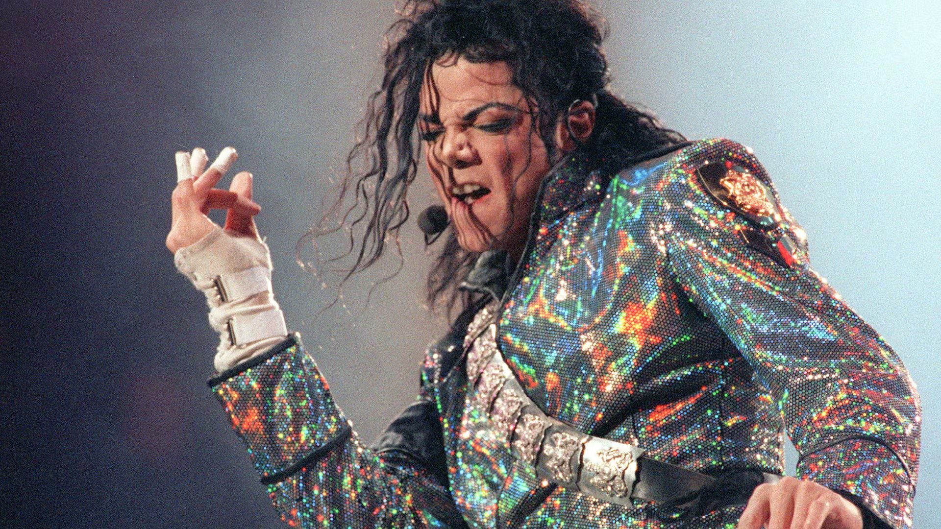 La disputa sobre si Michael Jackson fue despedido por fax de la gestión de su padre revela las complejidades en la relación profesional y familiar de los Jackson