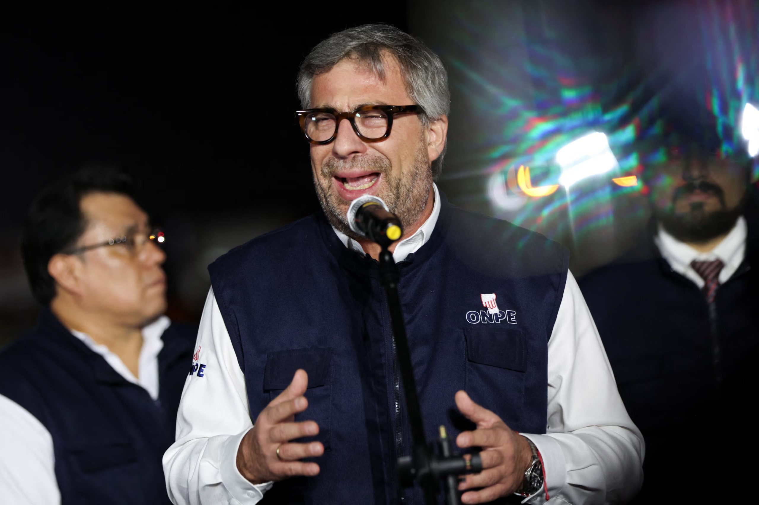 Piero Corvetto, jefe de la Oficina Nacional de Procesos Electorales (ONPE), habla en una conferencia de prensa, antes de las elecciones generales del 12 de abril, en Lima, Perú. 10 de abril de 2026. REUTERS/Manuel Orbegozo