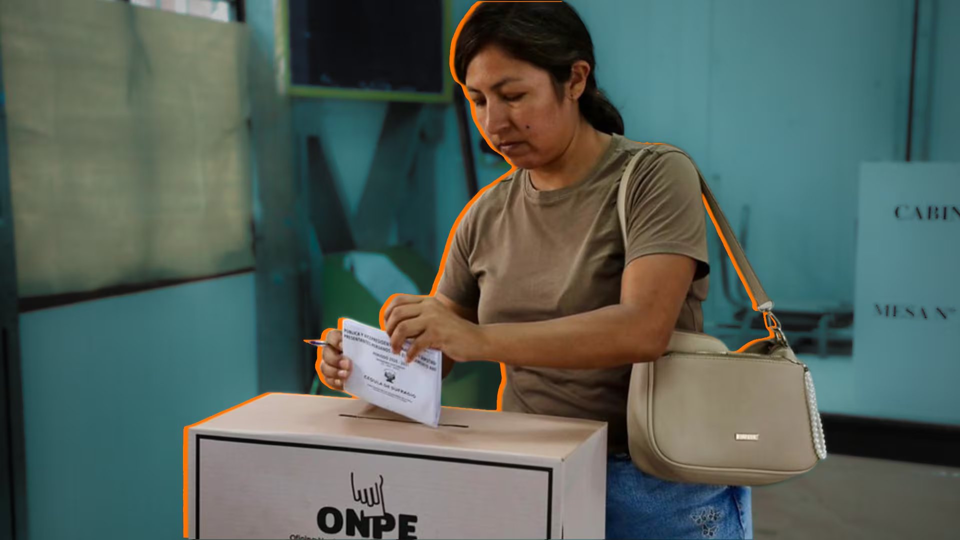 El Jurado Nacional de Elecciones detalló cómo se tramitan las actas observadas en el proceso electoral (Composición: Infobae Perú / ONPE)