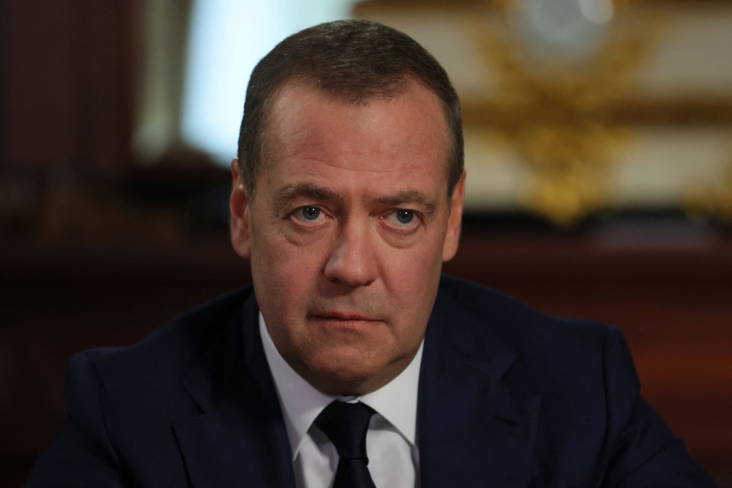 El vicepresidente del Consejo de Seguridad ruso, Dmitry Medvedev, asiste a una entrevista con Reuters, TASS y WarGonzo en la región de Moscú, Rusia, el 29 de enero de 2026 (REUTERS)
