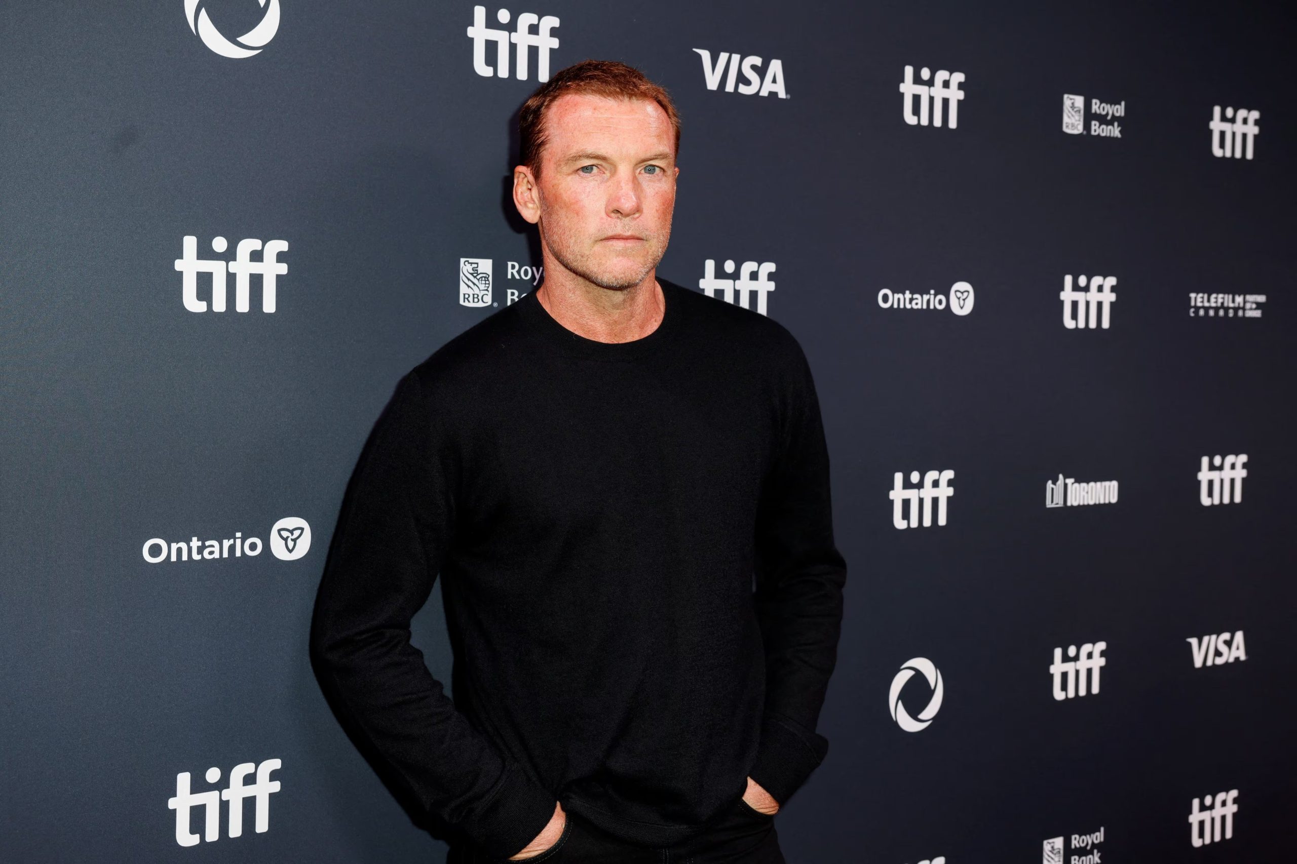 A punto de cumplir 50 años, Sam Worthington expresa que la autenticidad, la curiosidad y la apertura a nuevos caminos son clave en su búsqueda constante de sentido profesional (REUTERS/Carlos Osorio)