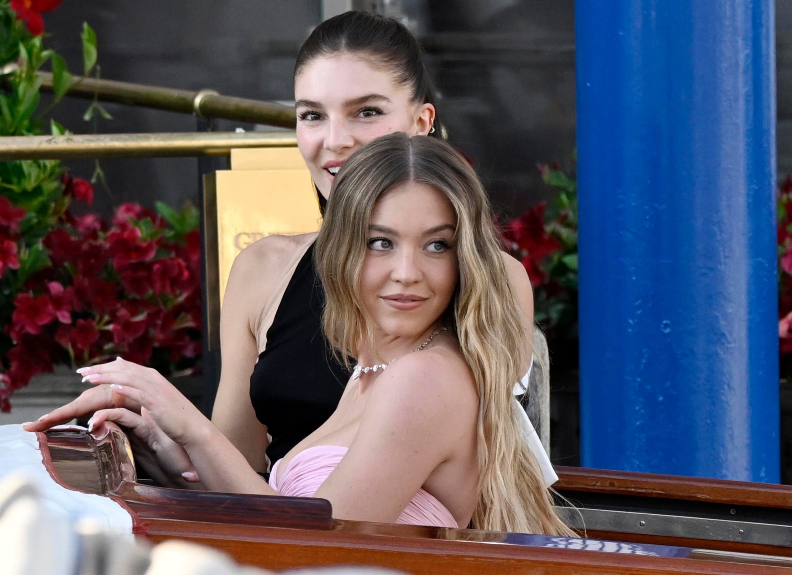Sydney Sweeney conoció a Scooter Braun en la boda de Jeff Bezos y Lauren Sánchez. EFE/EPA/DANIEL DAL ZENNARO
