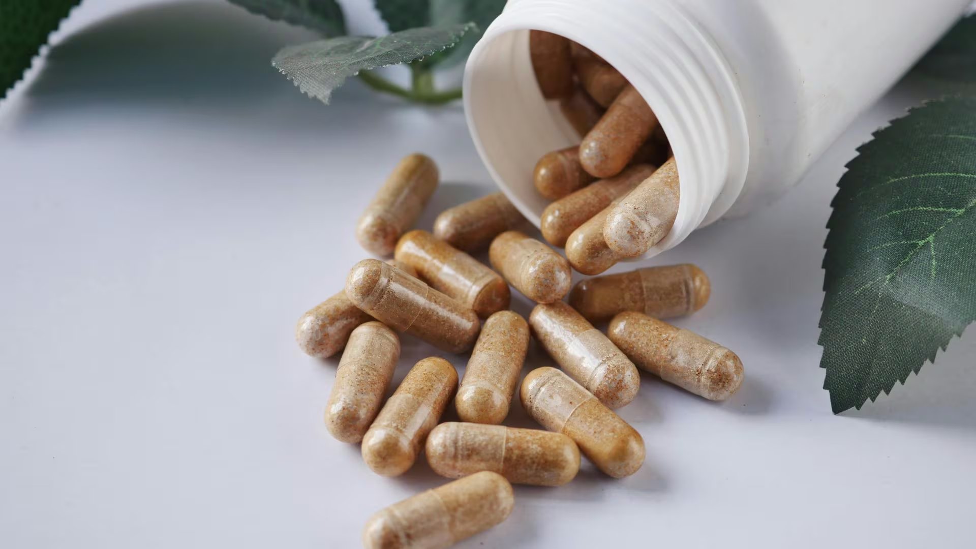 La vitamina D y el magnesio provienen de fuentes distintas, pero su interacción en el organismo es clave para la absorción de calcio y el mantenimiento de la salud ósea