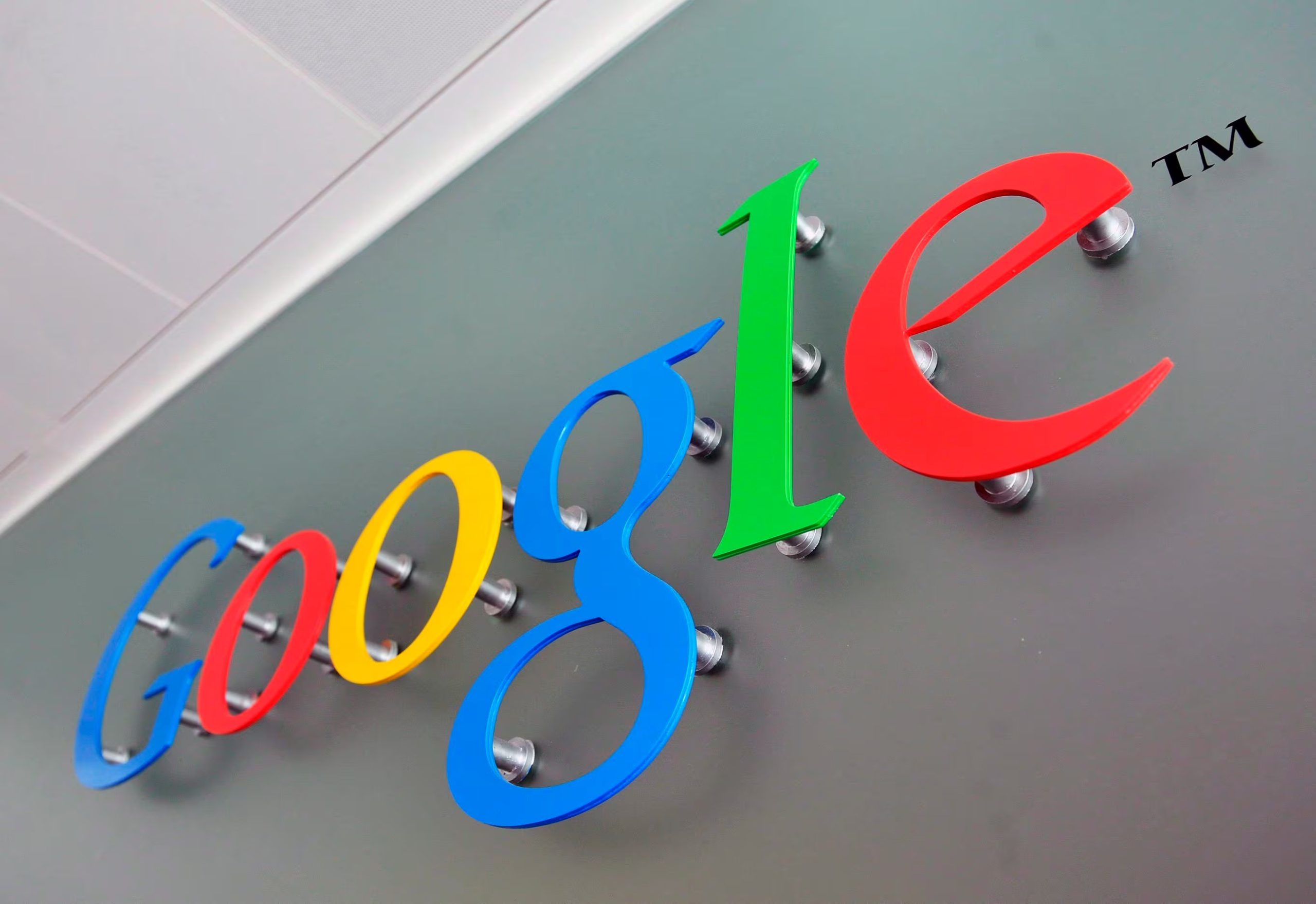 El 75% del código en Google ya es generado por IA: oportunidades y riesgos de la automatización total - EFE/Daniel Deme
