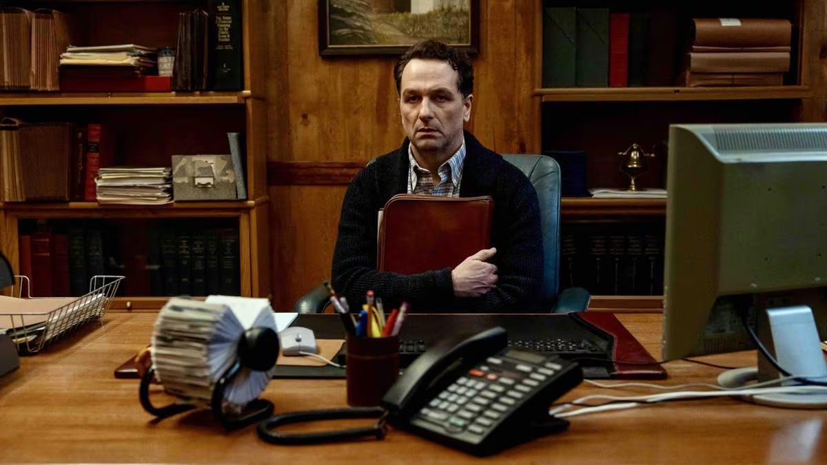 Matthew Rhys, un alcalde que lucha por su pueblo en 'La maldición de Widow's Bay' (Apple TV)