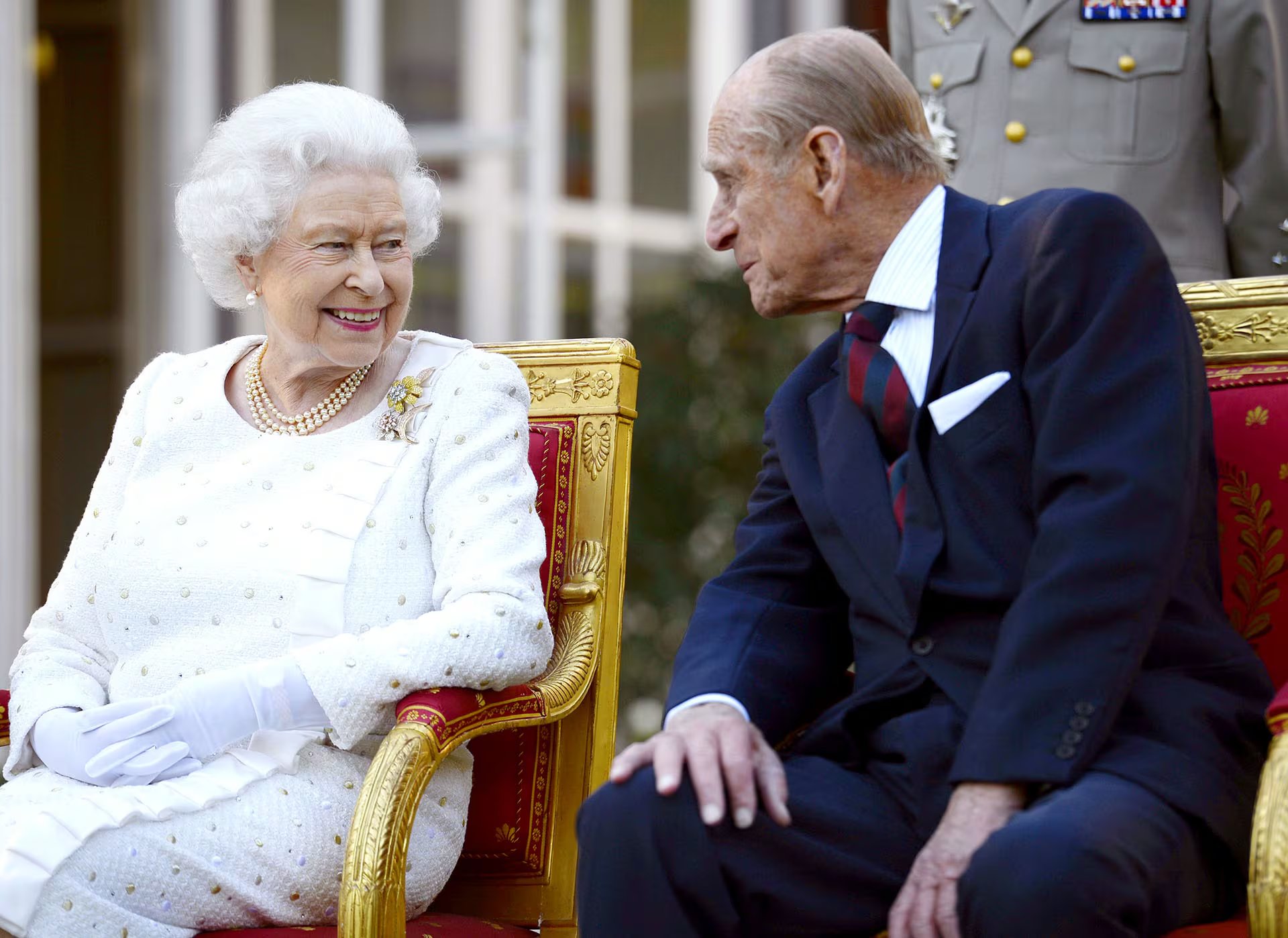 La reina Isabel II y el príncipe Felipe
70.º aniversario del Día D, París, Francia - 5 de junio de 2014. (Ray Tang/Shutterstock (3791611f)