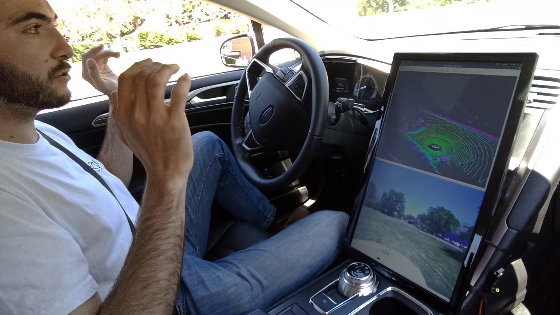 En Argentina el desarrollo es limitado, pero al menos se incluyó la conducción autónoma en la reforma de la Ley Nacional de Tránsito de 2025. La legislación ya la contempla, aunque sin reglamentación todavía